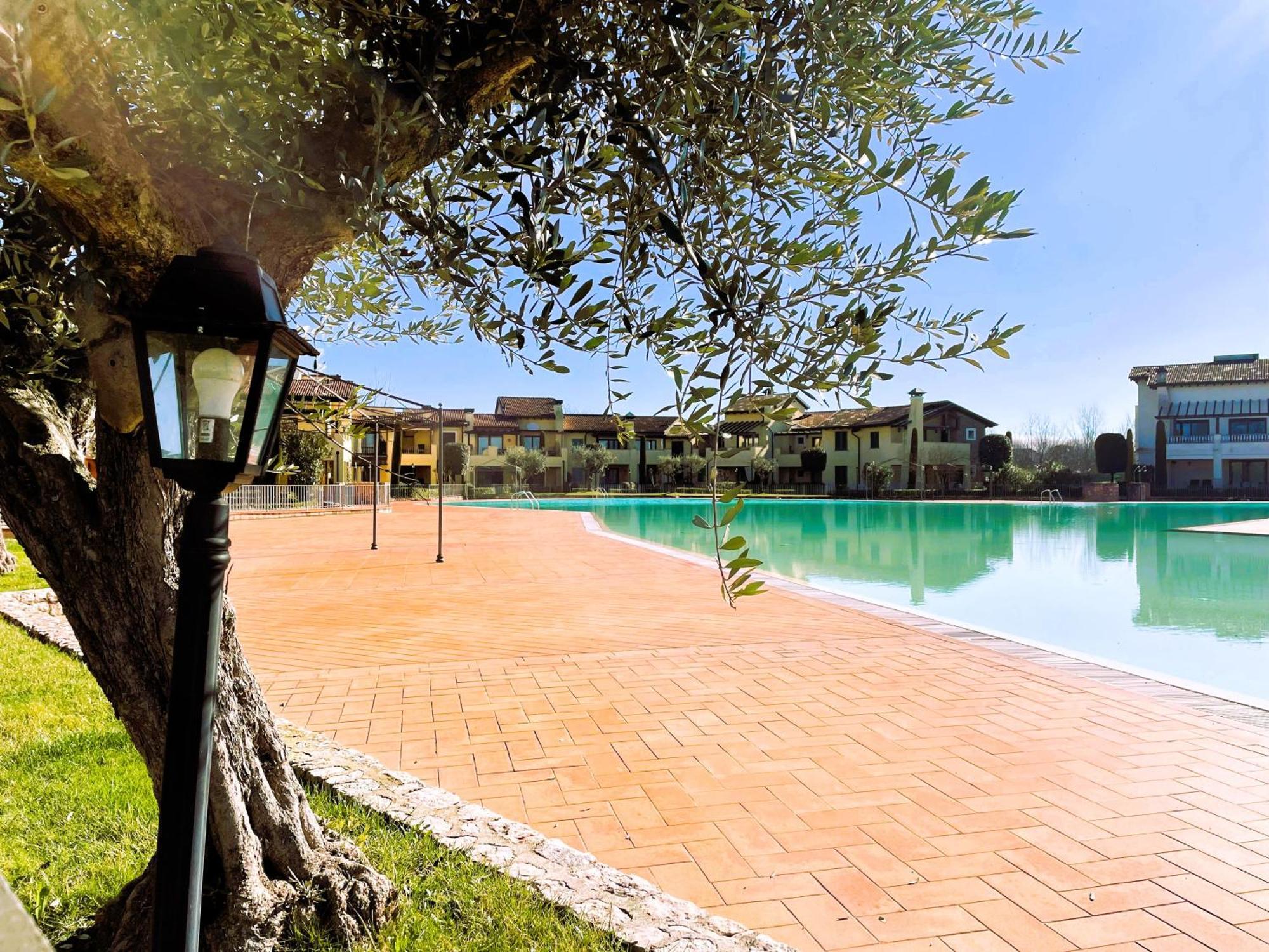 Garda Resort Village 11 Peschiera del Garda Exterior foto