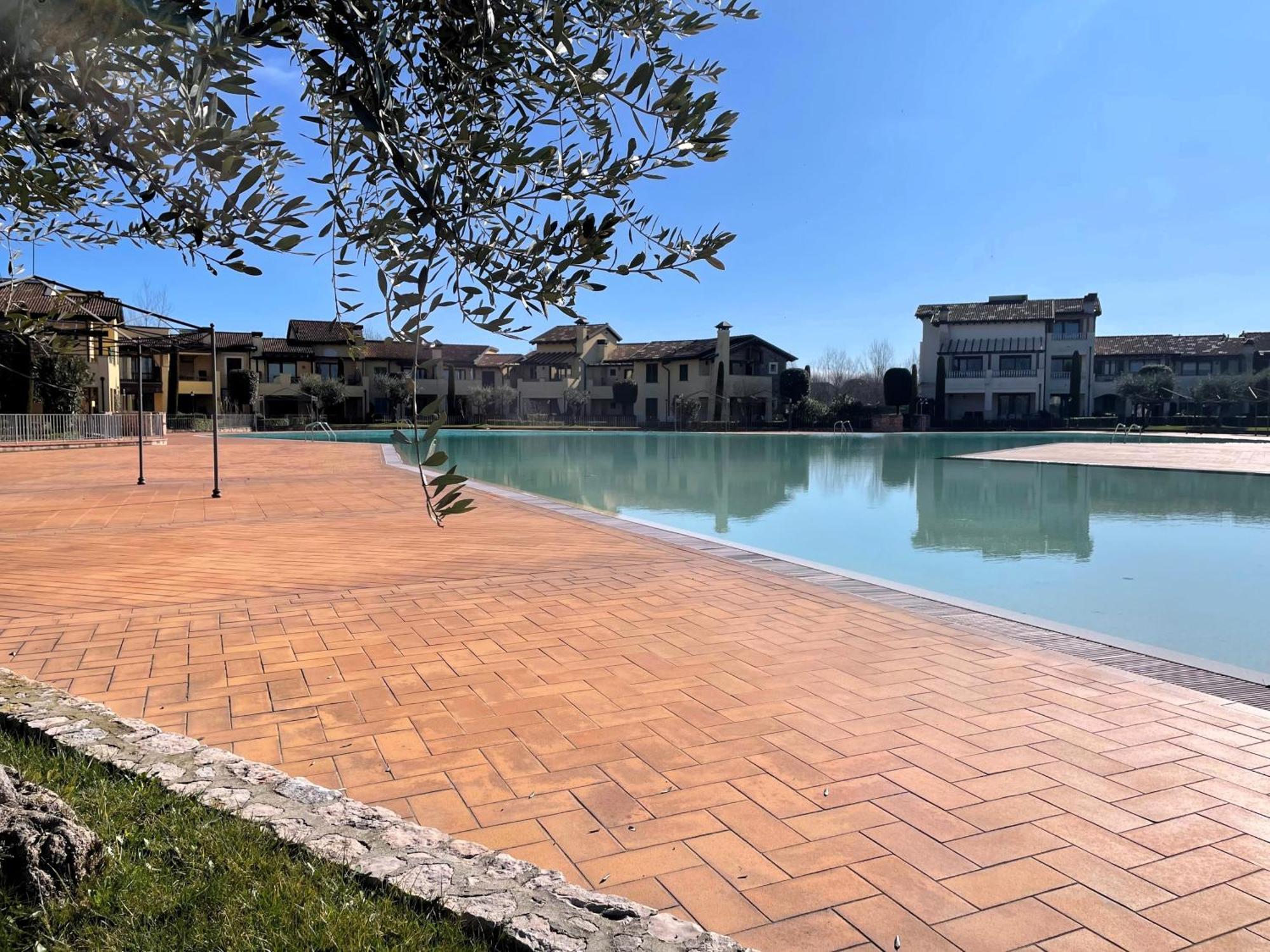 Garda Resort Village 11 Peschiera del Garda Exterior foto